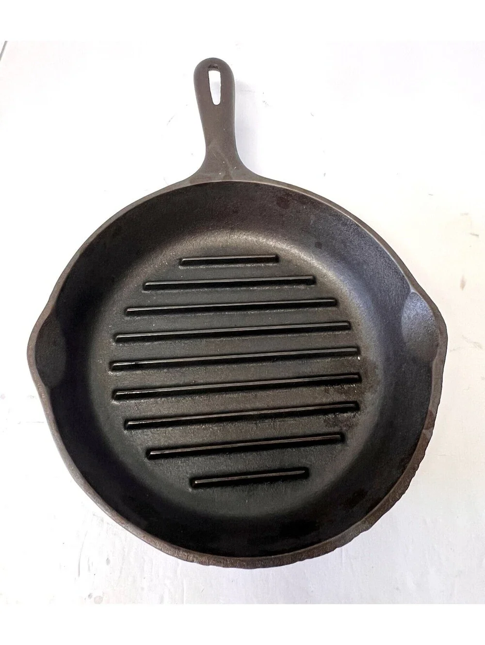 Cast Iron Skillet Pan Griller Broiler 9 Inch Cleaned & Seasoned